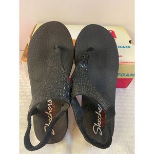 Skechers yoga foam black thong sandals size 9 style #31560 Bling